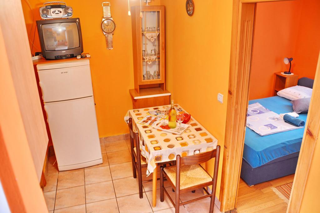 Apartments Sandra Vir Exterior photo