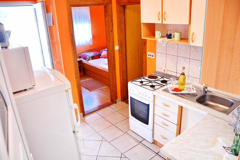 Apartments Sandra Vir Exterior photo