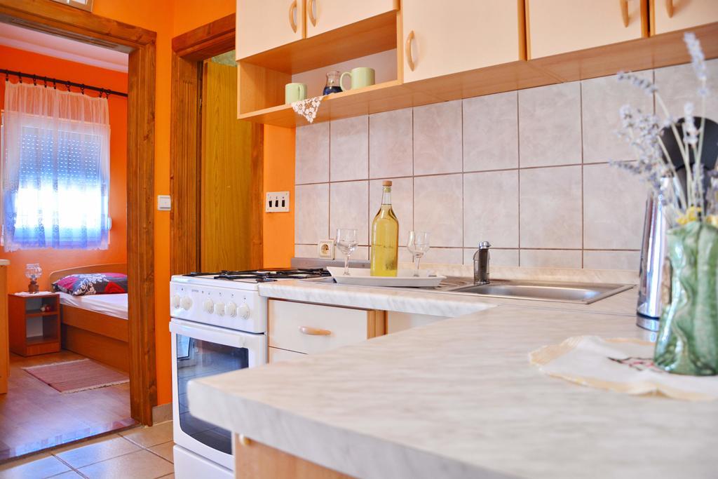 Apartments Sandra Vir Exterior photo