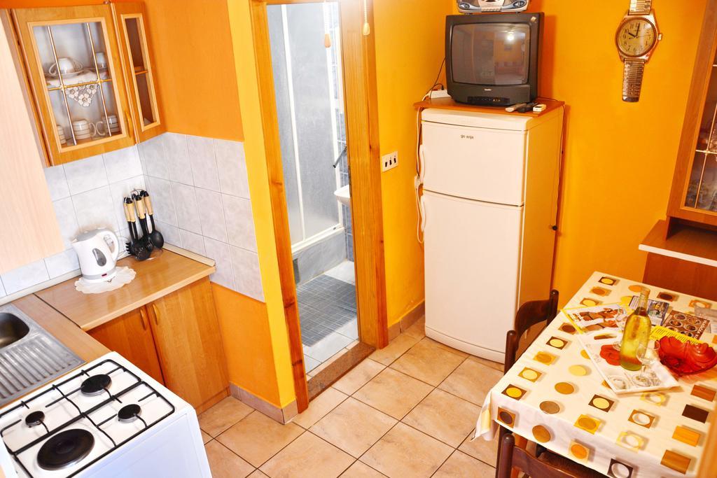 Apartments Sandra Vir Exterior photo