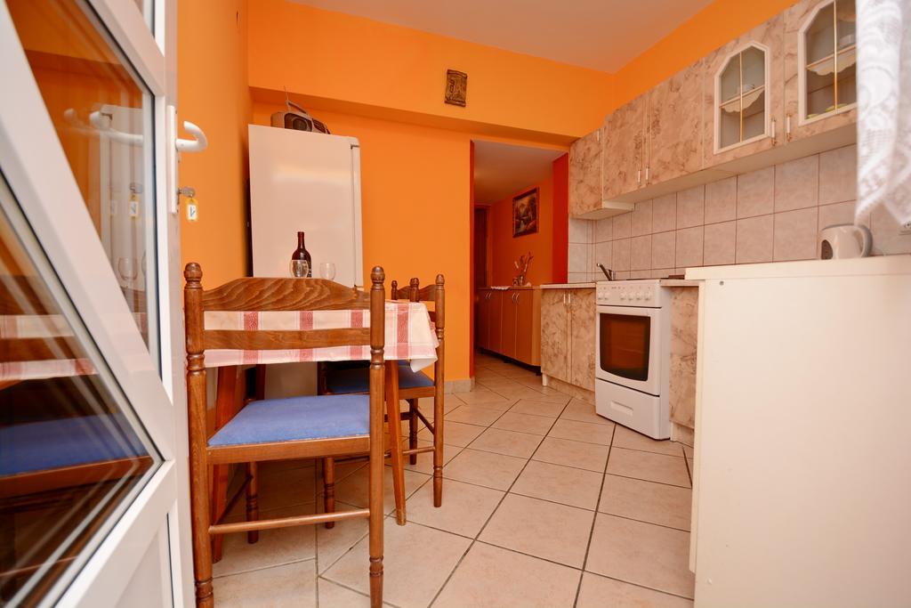 Apartments Sandra Vir Exterior photo
